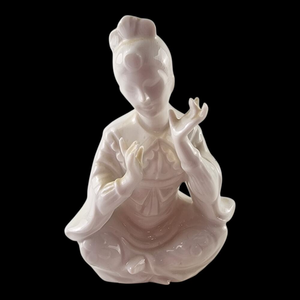 Vintage White Porcelain Blane de Chian Kwon Yin Guan Yin Japan Figurine